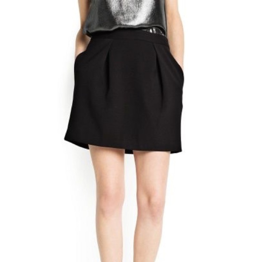 Mango high waisted black pleated skirt women’s size 4